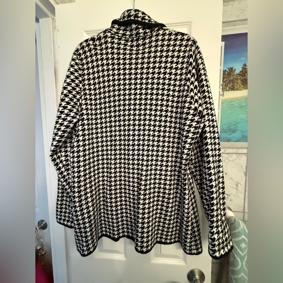 Max Studio Black and White Houndstooth Sweater Blazer - Picture 4 of 4
